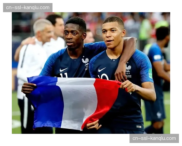 登贝莱公开批评队友各自为战，巴黎更衣室矛盾浮出水面