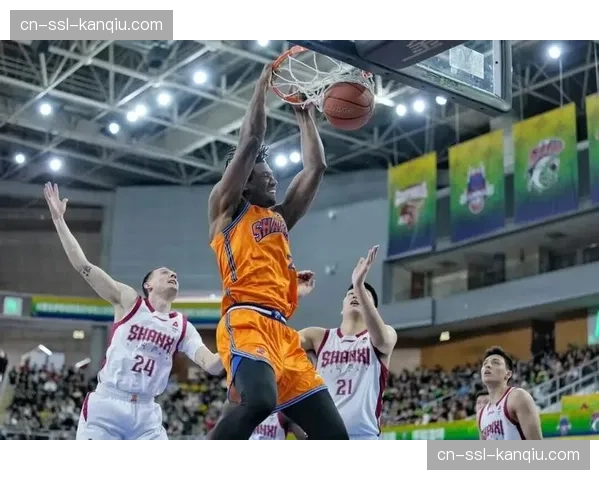 俱乐部杯决赛：上海114-94大胜山西成功卫冕，洛夫顿砍下31分