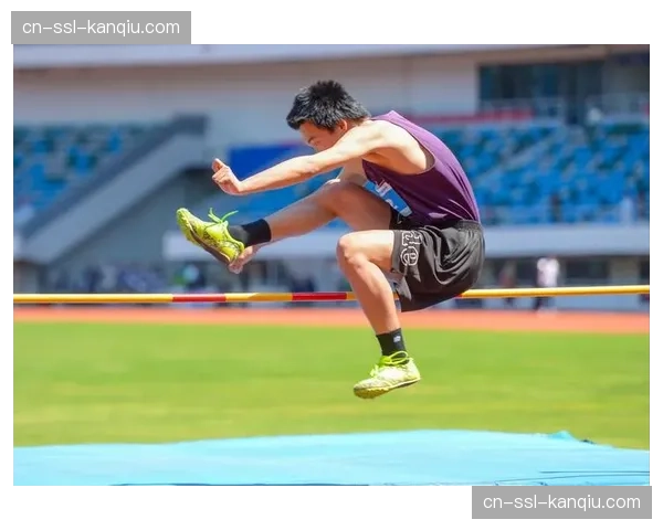 从大学赛场到世界舞台：那些在NCAA扬名的国际摔跤手们。