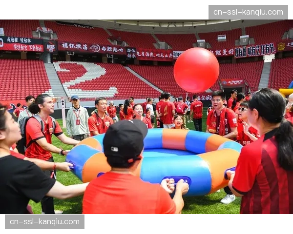 “女孩足球日”活动在德甲全部俱乐部主场同步举行